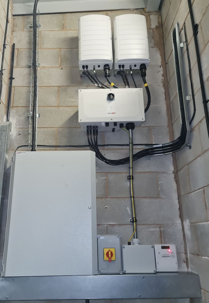 Renewable & electrical contractor